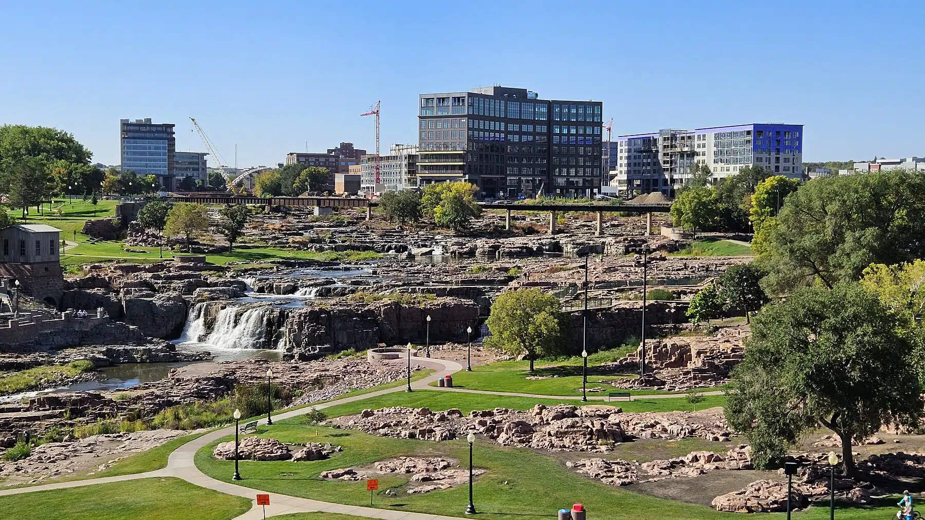 Fun Things to Do in Sioux Falls | Travel Guide (2024) | Best Places to Visit