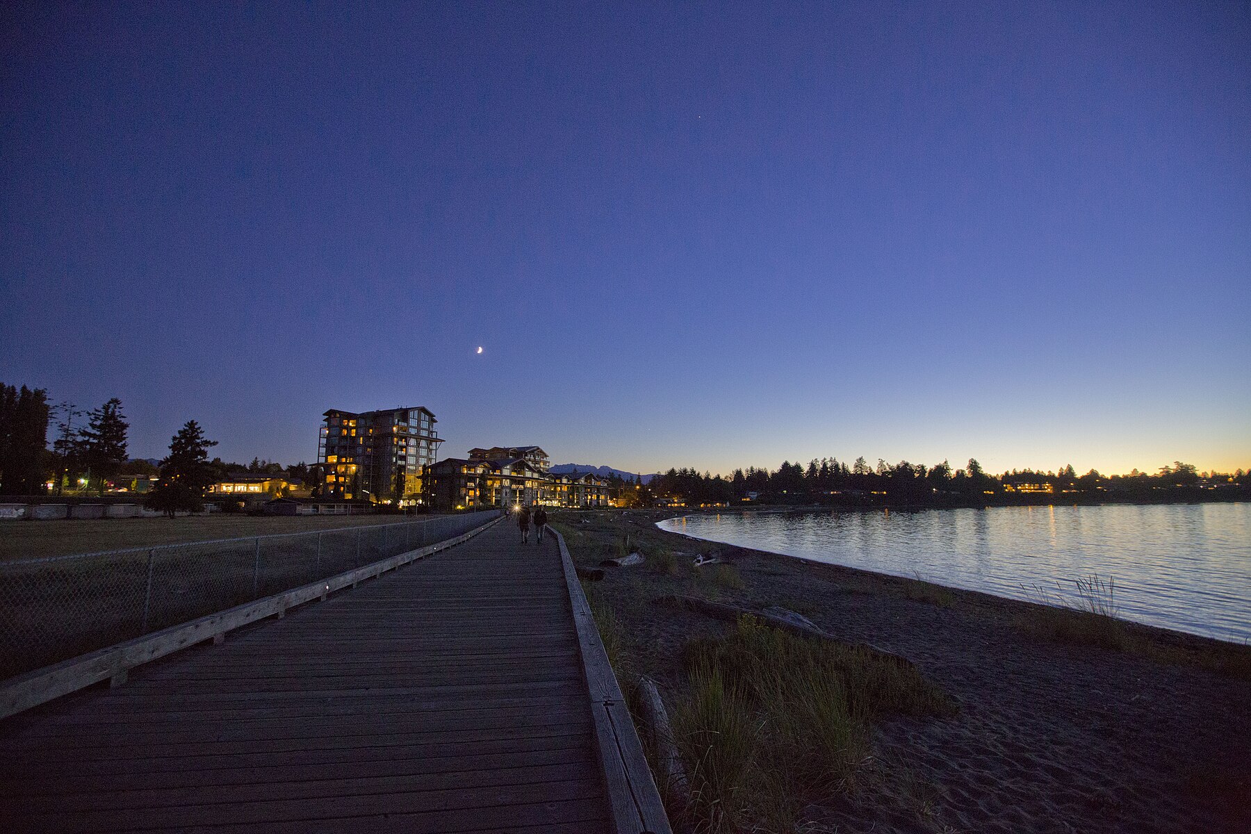 1800px Beach Side Seawall2C Parksville2C Vancouver Island 283667640117229 
