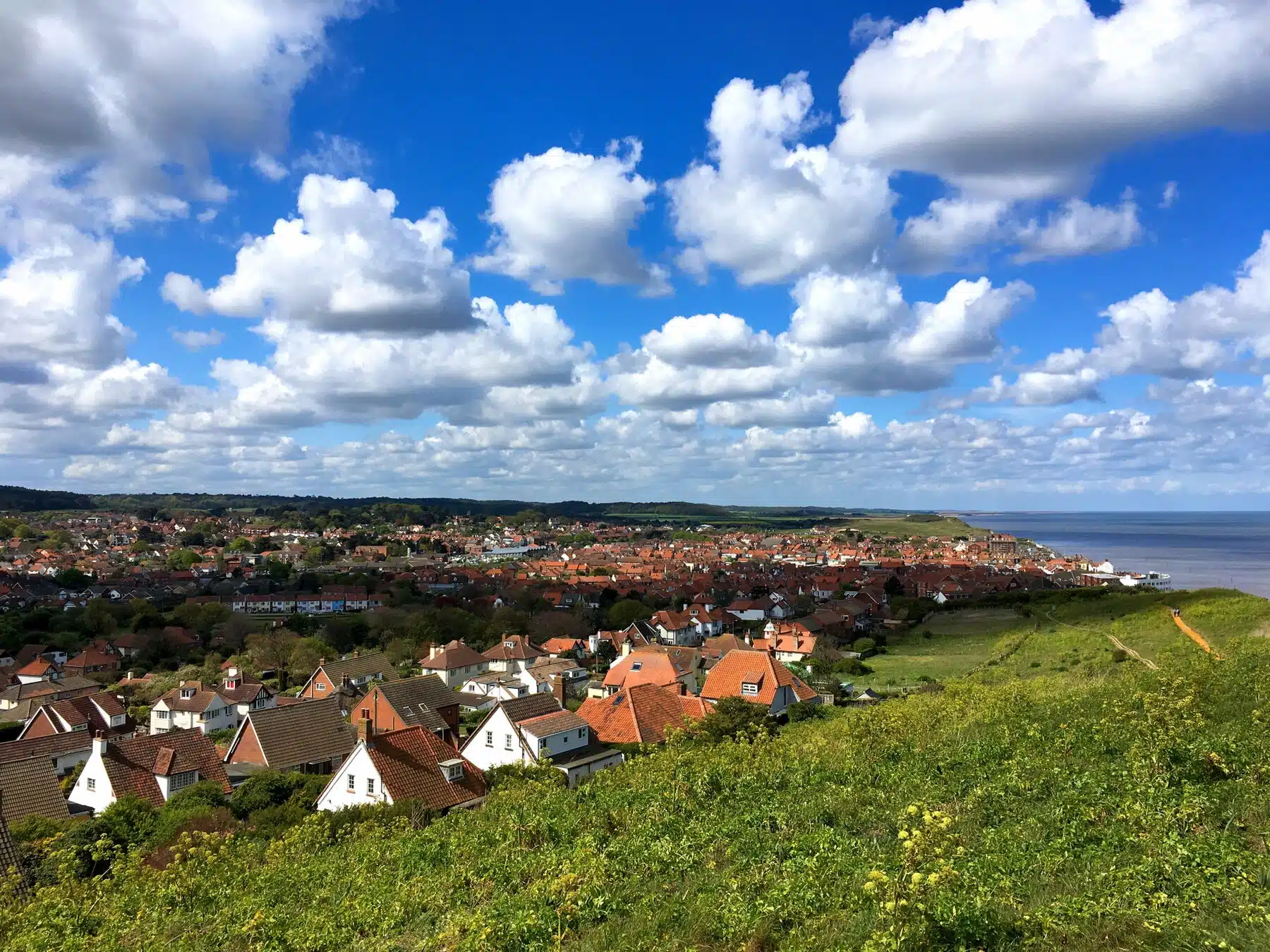 1800px Sheringham View From Beeston Hill .webp