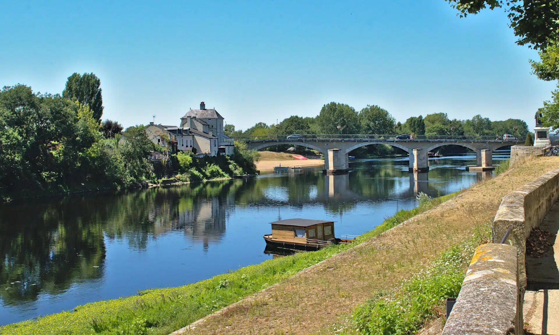 Fun Things to Do in Chinon | Travel Guide (2024) | Best Places to Visit