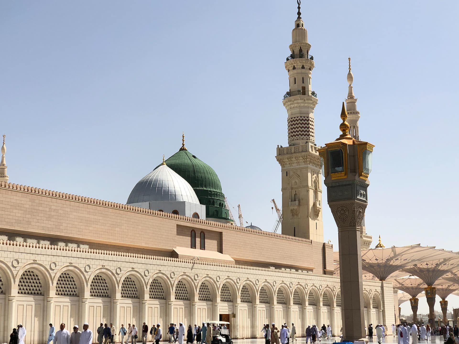 can foreigners visit medina